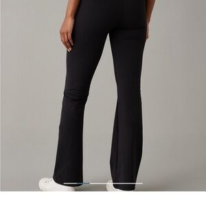 American Eagle - The Everything Flare Legging - Size Large